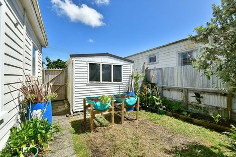 Photo of property in 4 Stewart Street, Helensville, 0800