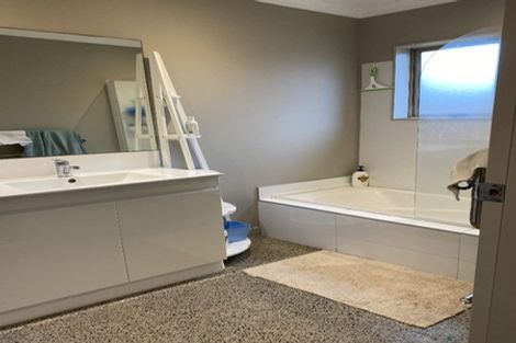 Photo of property in 84 Solomon Street, Brookfield, Tauranga, 3110