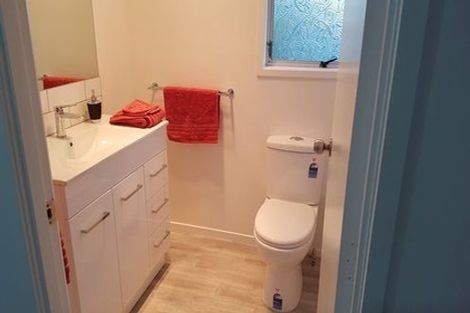 Photo of property in 48 Sharland Avenue, Manurewa, Auckland, 2102