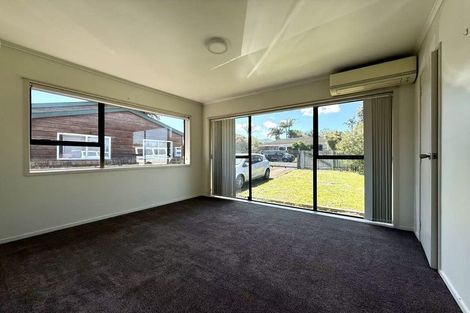 Photo of property in 3 Palm Court Drive, Glen Eden, Auckland, 0602
