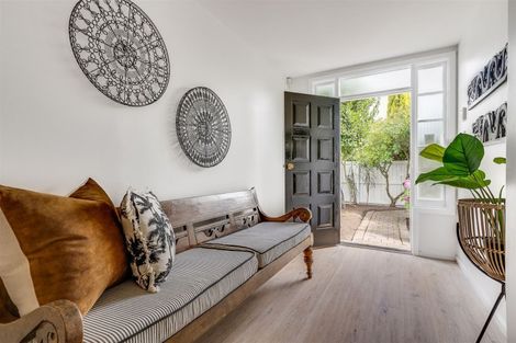 Photo of property in 137 Memorial Avenue, Burnside, Christchurch, 8053