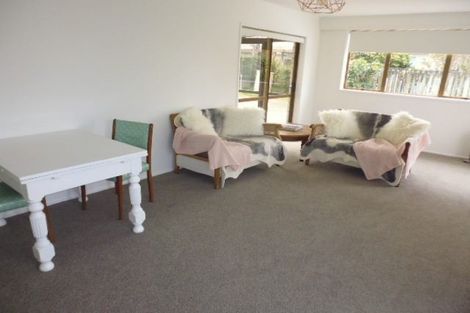 Photo of property in 2/95 Beach Road, Pahurehure, Papakura, 2113