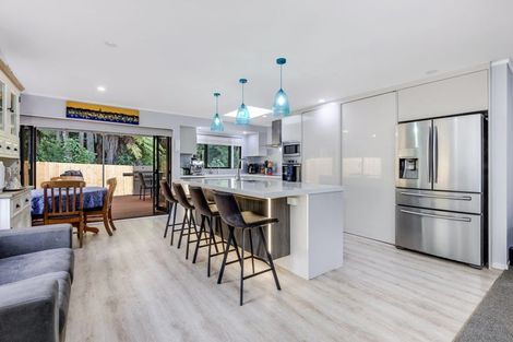 Photo of property in 178 Everglade Drive, Totara Heights, Auckland, 2105