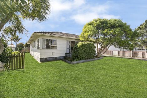 Photo of property in 25 Glennandrew Drive, Half Moon Bay, Auckland, 2012