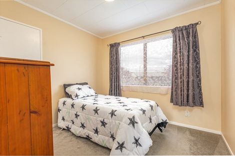 Photo of property in 19 Gladys Place, Kelvin Grove, Palmerston North, 4414