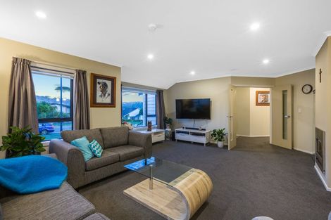 Photo of property in 80 Aotea Drive, Aotea, Porirua, 5024