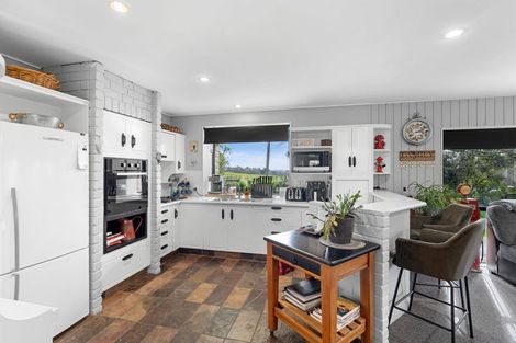 Photo of property in 24 Koputaroa Road, Levin, 5575