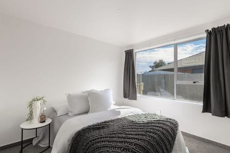 Photo of property in 14 De Bloge Place, Burwood, Christchurch, 8061