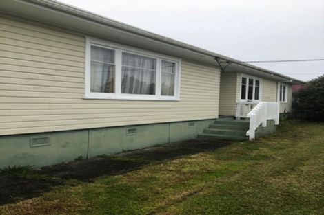Photo of property in 47 Yeovil Road, Te Atatu Peninsula, Auckland, 0610