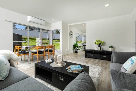 Photo of property in 826 Beach Road, Browns Bay, Auckland, 0630
