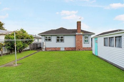 Photo of property in 48 Dale Crescent, Pakuranga, Auckland, 2010