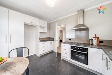 Photo of property in 20 Seddon Street, Naenae, Lower Hutt, 5011