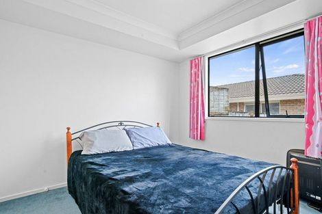 Photo of property in 21 View Ridge Drive, Ranui, Auckland, 0612