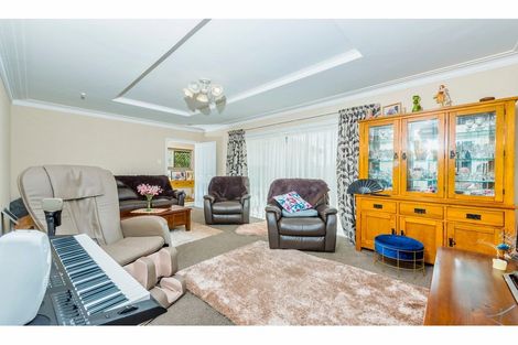 Photo of property in 14 Fairdene Avenue, Henderson, Auckland, 0610