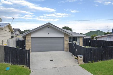 Photo of property in 17 Old Wairoa Road, Papakura, 2110