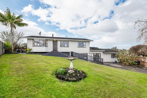 Photo of property in 3 Foyle Place, Glendene, Auckland, 0602