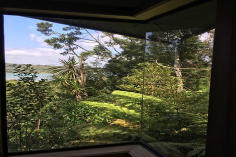 Photo of property in 3 Armour Road, Parau, Auckland, 0604