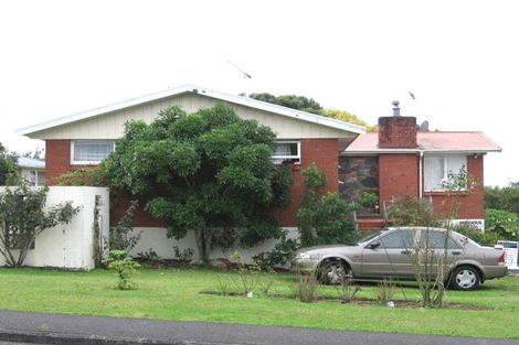 Photo of property in 16 Lyndhurst Road, Te Atatu South, Auckland, 0610