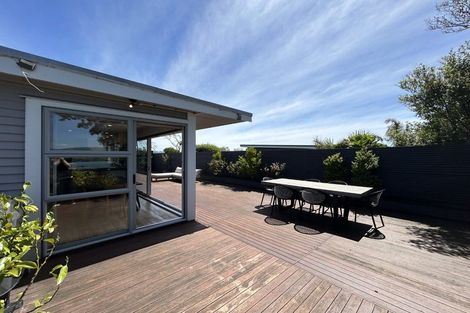 Photo of property in 29 Kiriwai Road, Paremata, Porirua, 5024