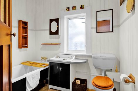 Photo of property in 8 Lincoln Street, Patea, 4520