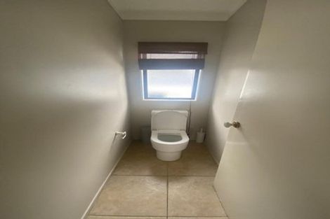 Photo of property in 21 Hakea Place, Totara Heights, Auckland, 2105