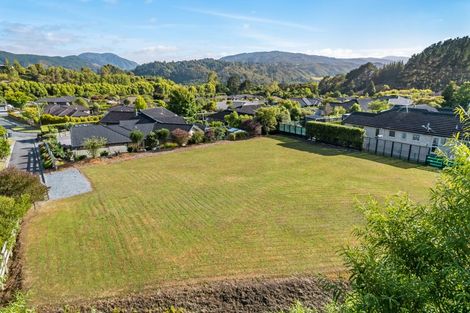 Photo of property in 8 Jade Crescent, Timberlea, Upper Hutt, 5018