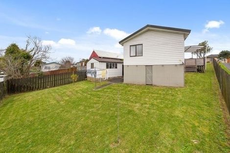 Photo of property in 71 Etherton Drive, Weymouth, Auckland, 2103