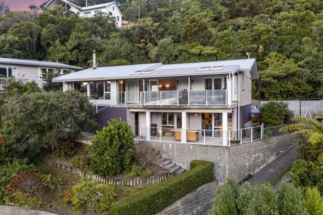 Photo of property in 29 Seaview Crescent, Picton, 7220