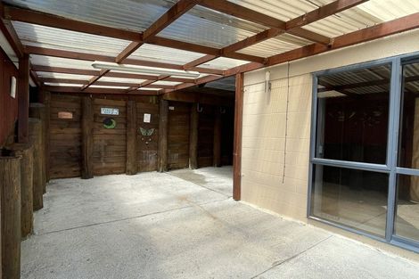 Photo of property in 2/12 Lowburn Place, Clover Park, Auckland, 2019