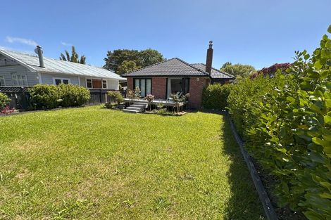 Photo of property in 33 Northall Road, New Lynn, Auckland, 0600