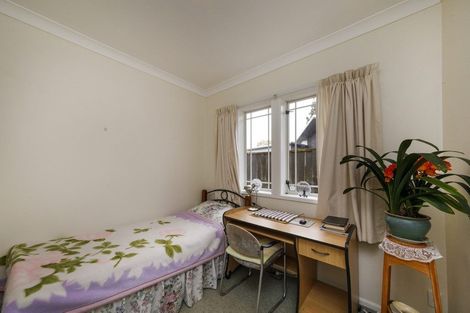 Photo of property in 4 The Oaks, Awapuni, Palmerston North, 4412