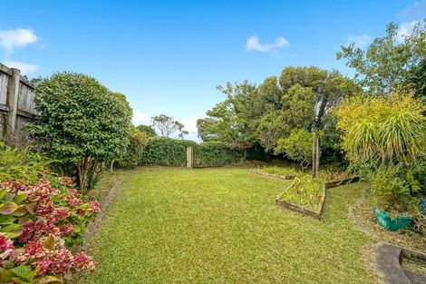 Photo of property in 1 Cedar Heights Avenue, Massey, Auckland, 0614
