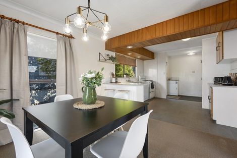 Photo of property in 23 Cheltenham Terrace, Newlands, Wellington, 6037