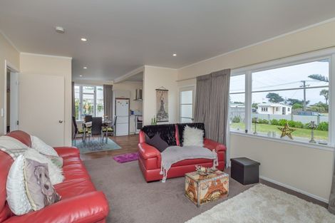 Photo of property in 3 Kauwhata Street, Himatangi Beach, Foxton, 4891