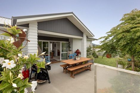 Photo of property in 2 Karanema Place, Coastlands, Whakatane, 3120