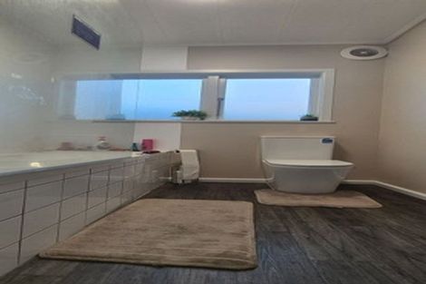 Photo of property in 11 Miles Crescent, Newlands, Wellington, 6037