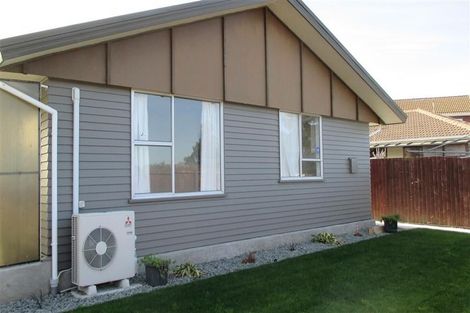 Photo of property in 1/90 Queenspark Drive, Parklands, Christchurch, 8083