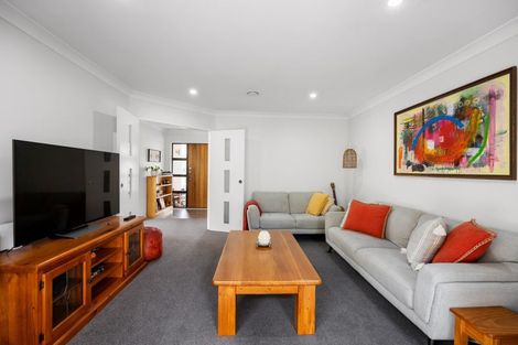 Photo of property in 14 Derbyshire Place, Dinsdale, Hamilton, 3204