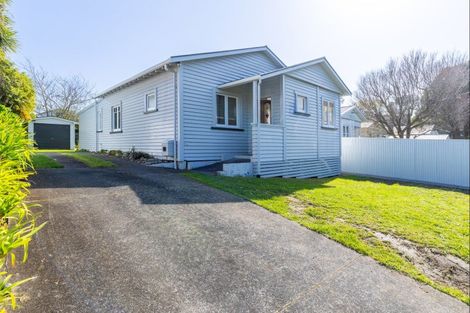 Photo of property in 14 Downe Street, New Plymouth, 4310
