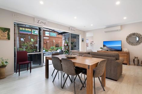 Photo of property in 16 Tararua Street, Massey, Auckland, 0614