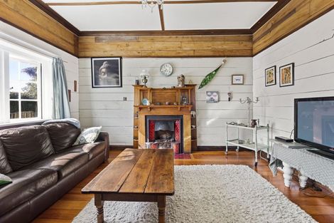 Photo of property in 21 Egmont Street, Patea, 4520