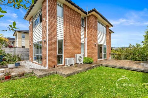Photo of property in 12 Sohlue Place, Oteha, Auckland, 0632