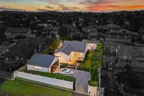 Photo of property in 5 Alice Street, Riverhead, 0820