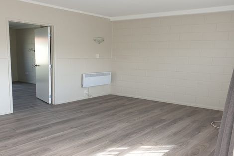 Photo of property in 9a Springs Road, Parakai, 0830