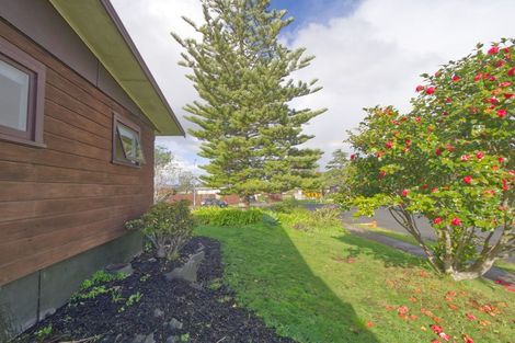 Photo of property in 103 Ennis Avenue, Pakuranga Heights, Auckland, 2010