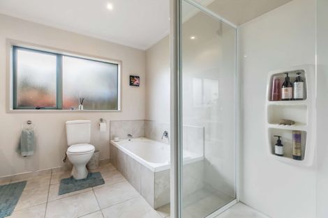 Photo of property in 10b Landon Place, Pukekohe, 2120