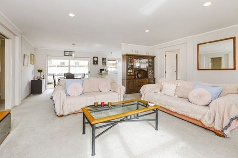 Photo of property in 15 Sheriff Place, Randwick Park, Auckland, 2105