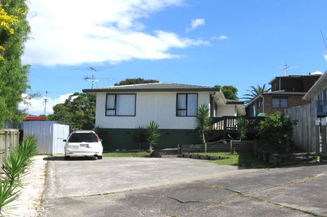 Photo of property in 1/39 Caribbean Drive, Unsworth Heights, Auckland, 0632