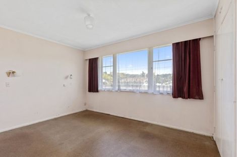 Photo of property in 2 Lowry Crescent, Stokes Valley, Lower Hutt, 5019
