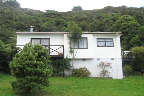Photo of property in 84 Percy Dyett Drive, Karori, Wellington, 6012